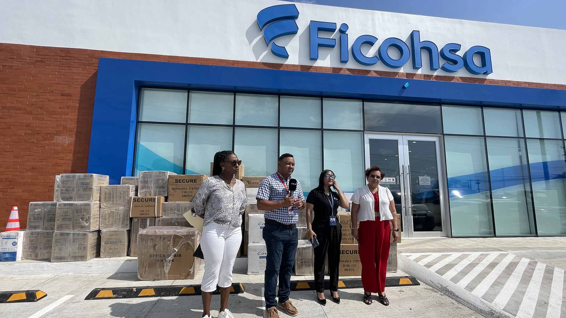 Grupo Ficohsa entrega aporte solidario ante incendio en hospital de Roatán