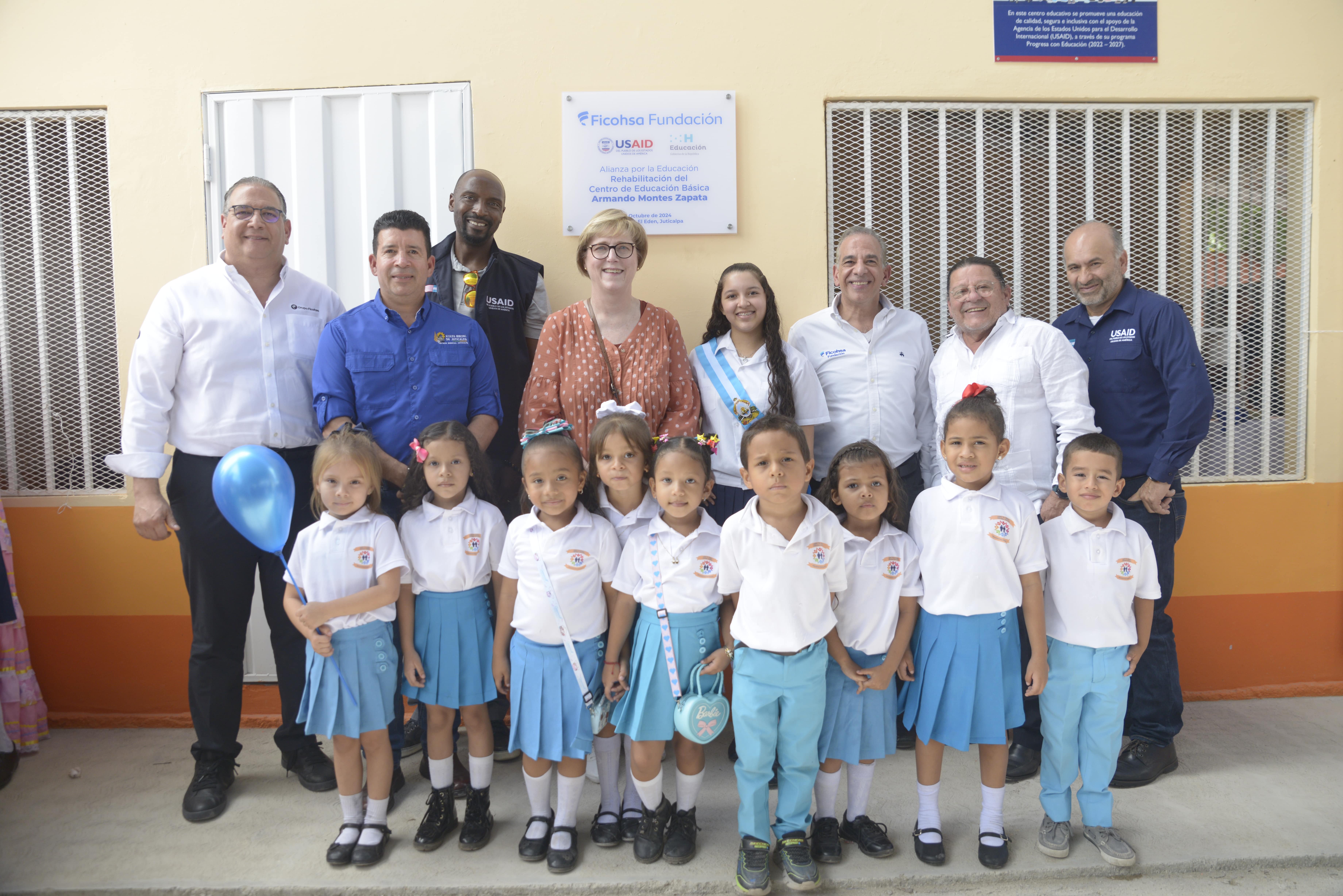 Fundación Ficohsa, USAID y SEDUC alcanzan la gran meta que beneficiara a más de 10,600 niños en 25 escuelas